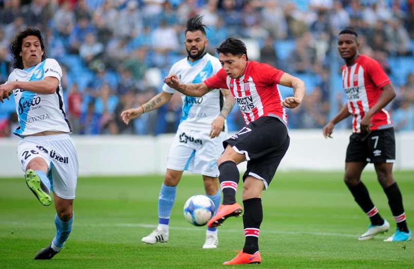 من لقاء إستوديانتس لابلاتا وتيمبيرلي