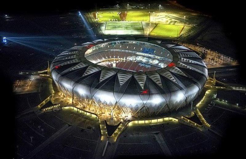 ملعب الجوهرة المشعة
