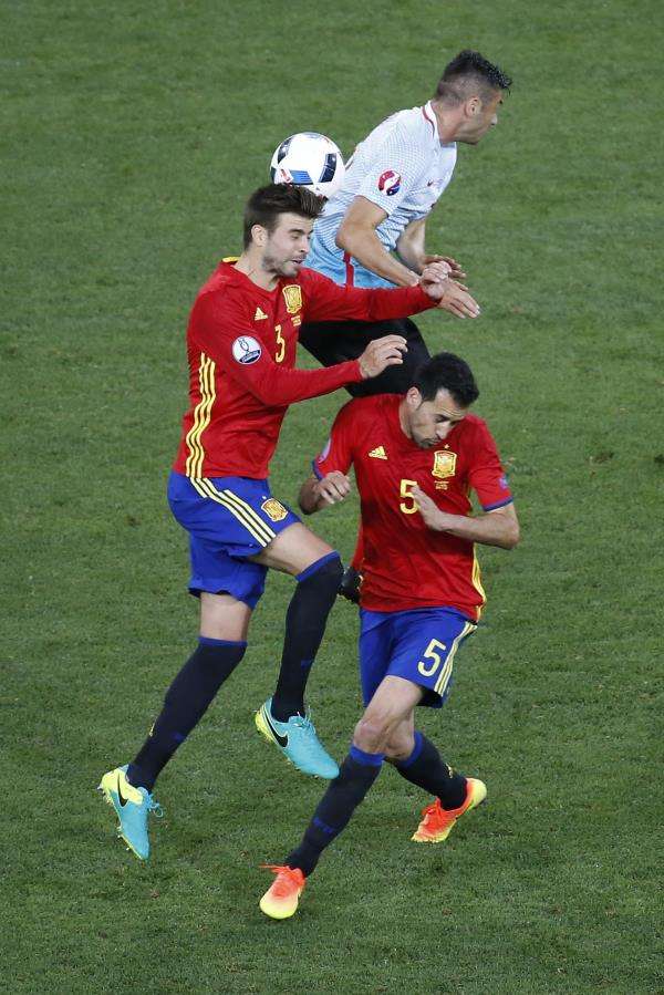 بيكيه وبوسكيتس