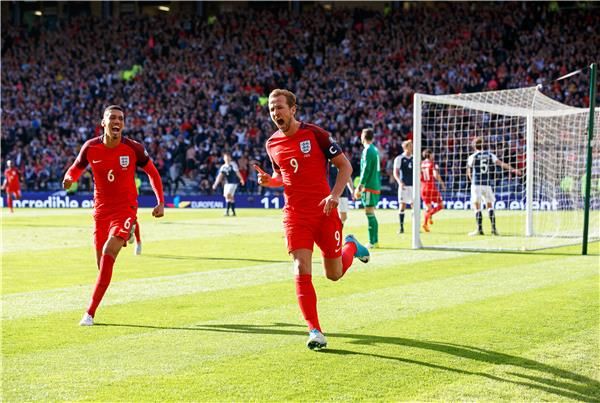 سمولينج وكين مع منتخب إنجلترا