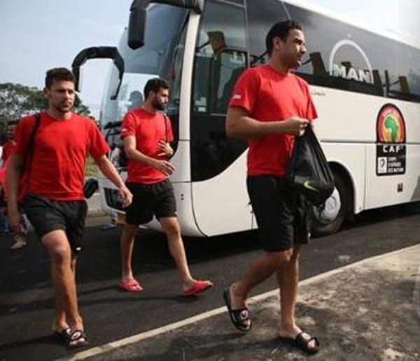 لاعبو تونس قبل المغادرة إلى كوناكري