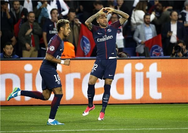 داني ألفيس ونيمار