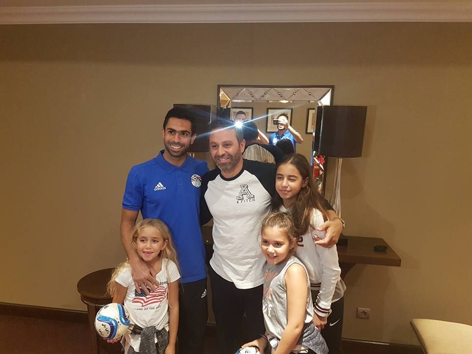 حازم إمام اثناء زيارة المنتخب 