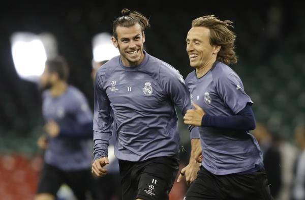 مودريتش وبيل مرشحان لخوض الملحق