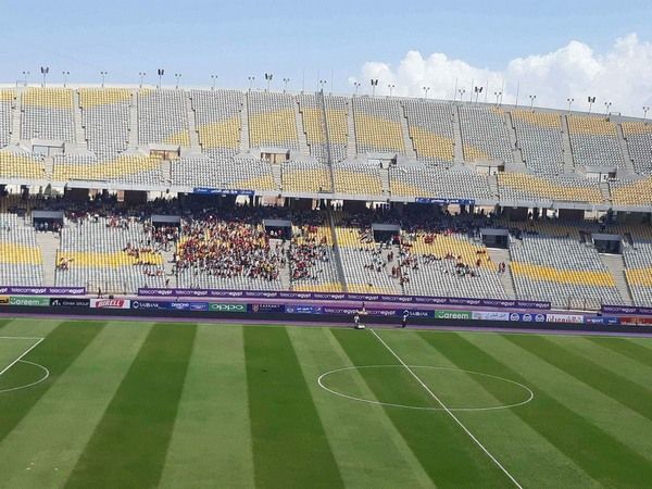 ملعب الجيش في برج العرب الذي يشهد اللقاء