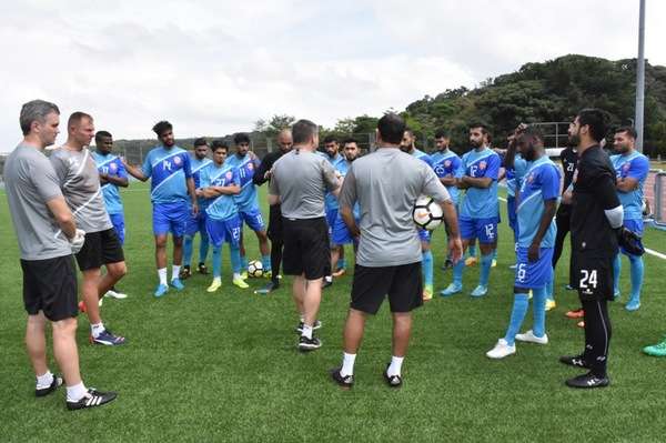 جانب من تدريبات أمس