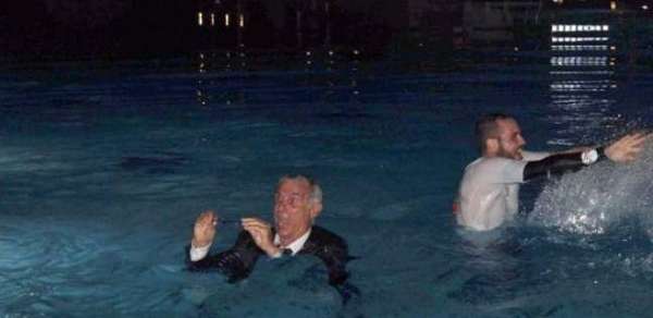 كوبر في حمام السباحة