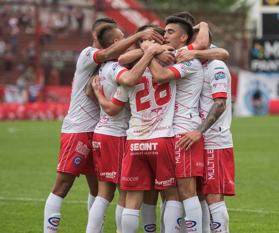 لاعبو جونيورز