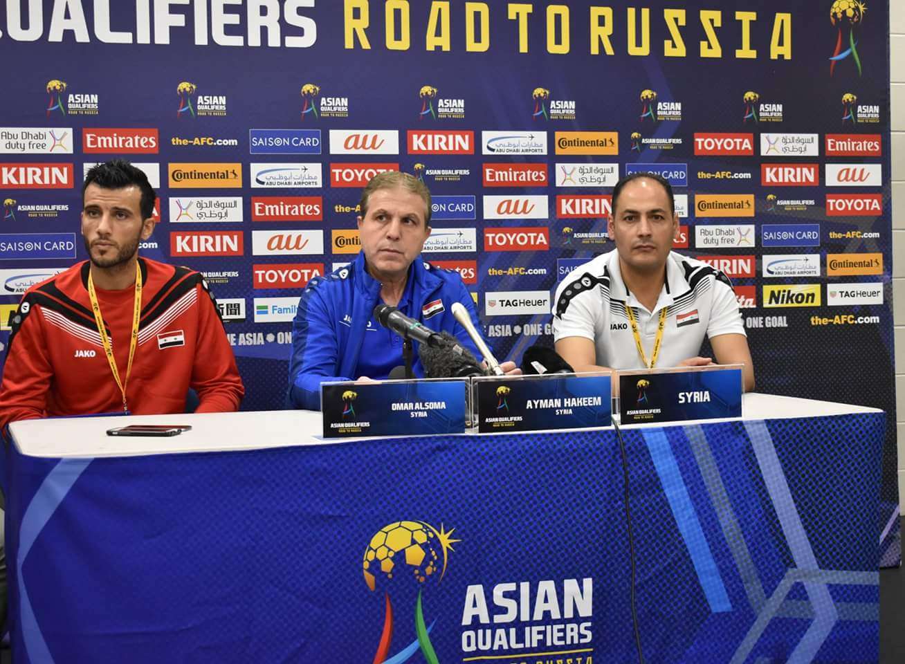 أيمن الحكيم خلال المؤتمر الصحافي