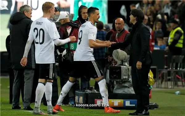 ?i=epa%2fsoccer%2f2017-10%2f2017-10-08%2f2017-10-08-06253507_epa