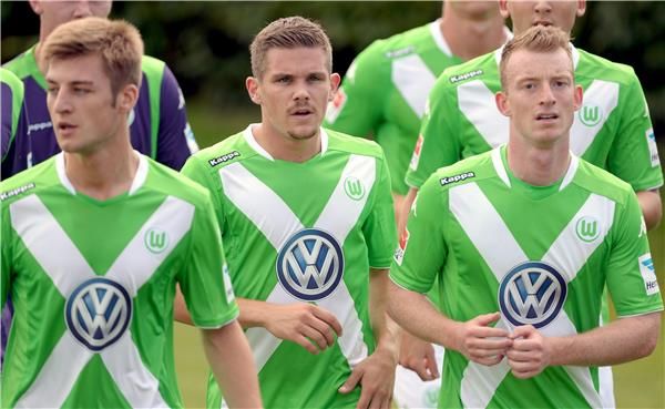 سيبستيان يونج مع  فولفسبورج 