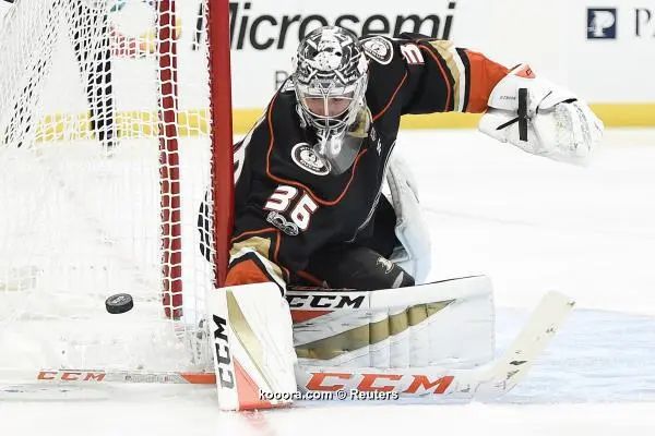 ?i=reuters%2f2017-10-10%2f2017-10-10t034454z_1360042569_nocid_rtrmadp_3_nhl-calgary-flames-at-anaheim-ducks_reuters