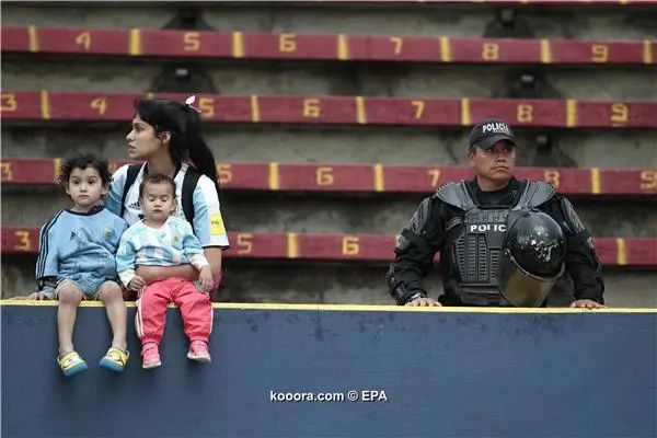 ?i=epa%2fsoccer%2f2017-10%2f2017-10-10%2f2017-10-10-06257911_epa