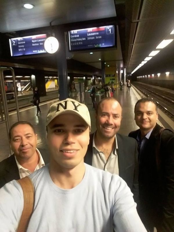 اللجنة القانونية للحمامات ورئيس النادي في سويسرا