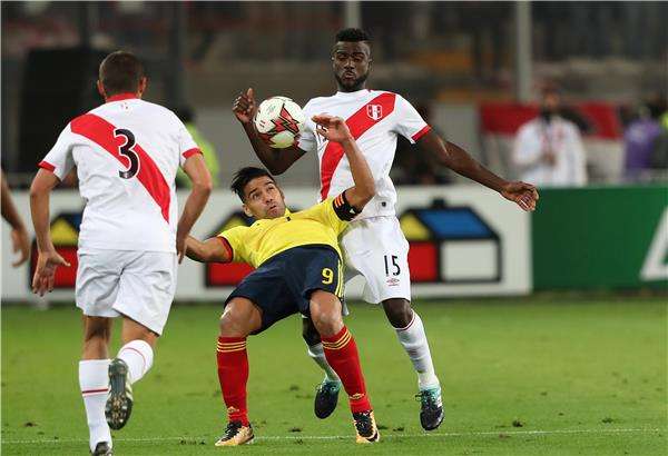 فالكاو أمام بيرو