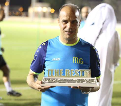 محمود جابر أثناء تسلمه للجائزة