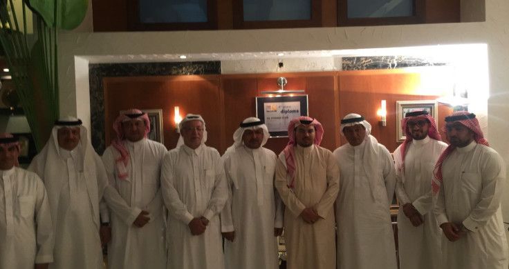 جانب من اجتماع إدارة اتحاد جدة