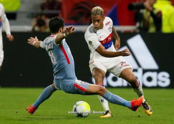 ?i=reuters%2f2017-10-13%2f2017-10-13t200349z_1237927130_rc1c37d4aea0_rtrmadp_3_soccer-france-lyo-amo_reuters