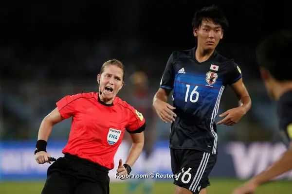 ?i=reuters%2f2017-10-14%2f2017-10-14t142557z_71550937_rc1a464af110_rtrmadp_3_soccer-world-female-referee_reuters