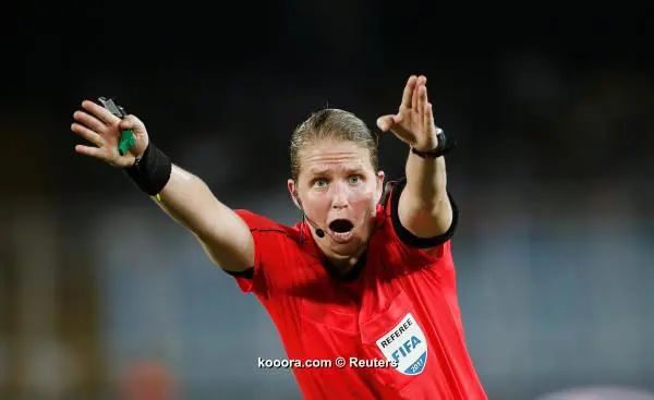 ?i=reuters%2f2017-10-14%2f2017-10-14t134237z_1283049989_rc1d9d33f610_rtrmadp_3_soccer-world-female-referee_reuters