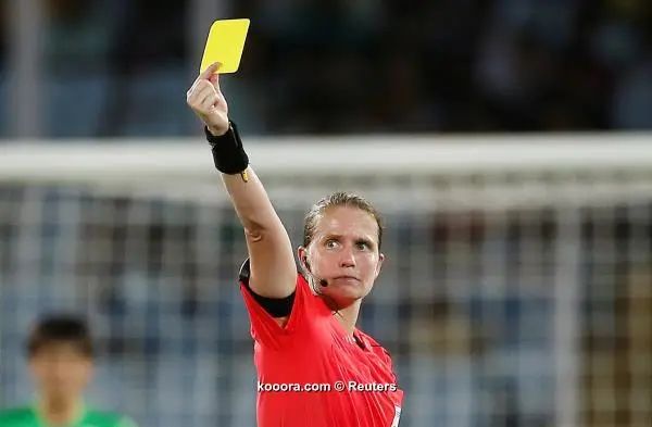 ?i=reuters%2f2017-10-14%2f2017-10-14t134325z_677745307_rc1854ddee70_rtrmadp_3_soccer-world-female-referee_reuters