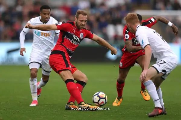 ?i=reuters%2f2017-10-14%2f2017-10-14t155539z_212165760_rc145820b370_rtrmadp_3_soccer-england-swa-hdd_reuters