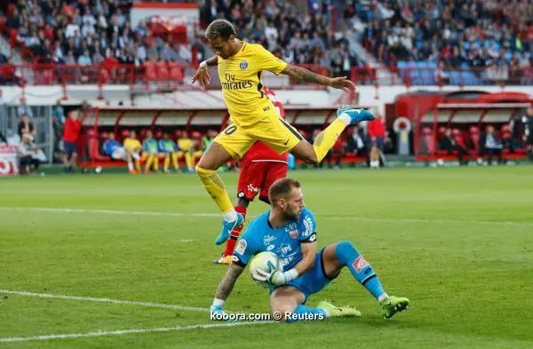 ?i=reuters%2f2017-10-14%2f2017-10-14t164029z_938910478_rc13c45e3bc0_rtrmadp_3_soccer-france-dij-psg_reuters