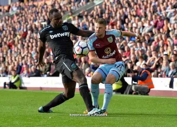 ?i=reuters%2f2017-10-14%2f2017-10-14t153239z_511253691_rc1d323d10f0_rtrmadp_3_soccer-england-bur-whu_reuters