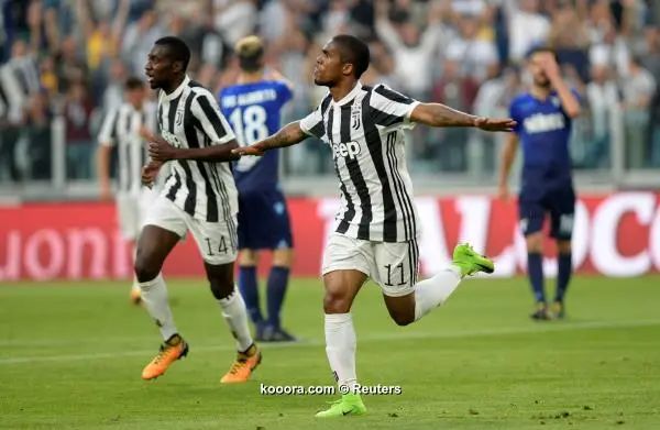 ?i=reuters%2f2017-10-14%2f2017-10-14t162853z_1057358203_rc154b1a31e0_rtrmadp_3_soccer-italy-juv-laz_reuters