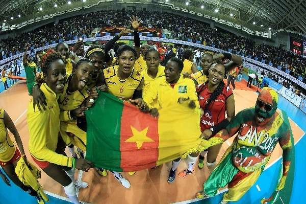 فرحة لاعبات الكاميرون