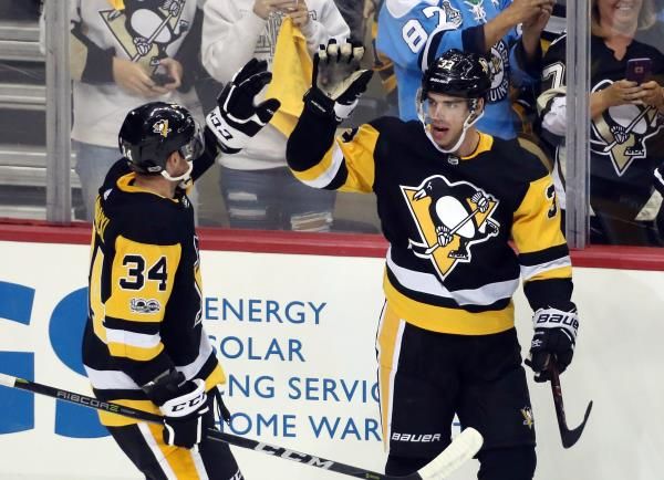 2017-10-15t010446z_1920186586_nocid_rtrmadp_3_nhl-florida-panthers-at-pittsburgh-penguins_reuters