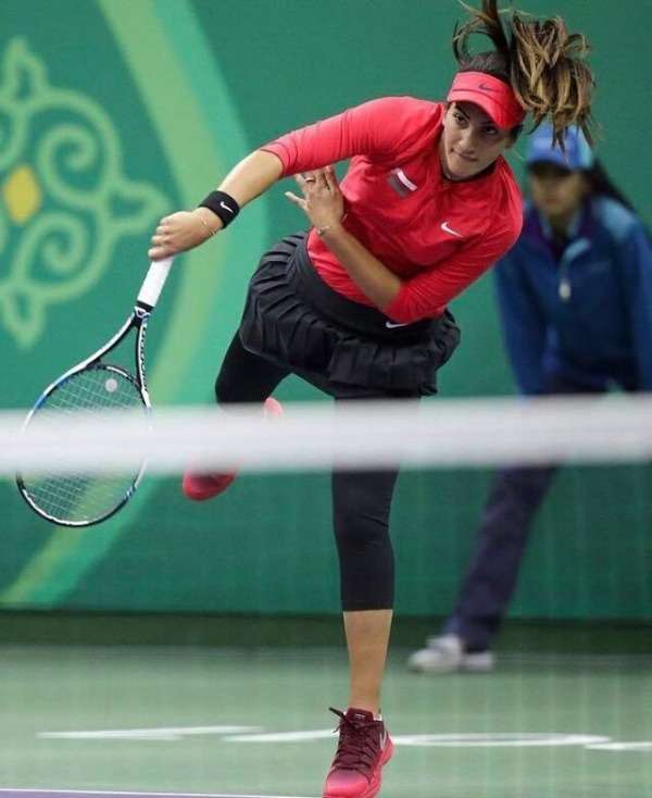 فاطمة النبهاني