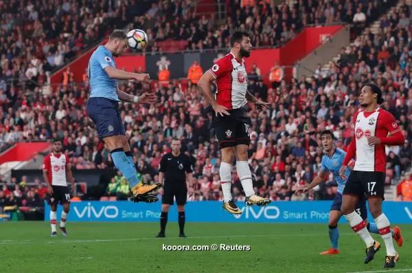 ?i=reuters%2f2017-10-15%2f2017-10-15t164921z_1729476201_rc1db95f4460_rtrmadp_3_soccer-england-sou-new_reuters