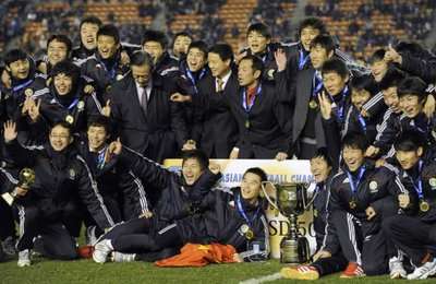 لاعبي منتخب الصين يحتفلون