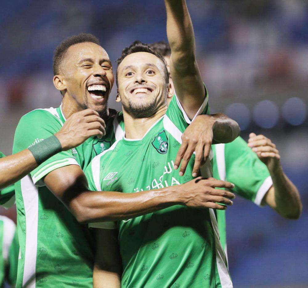 لاعبو الأهلي