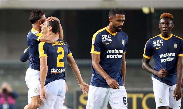 فرحة لاعبي هيلاس فيرونا 