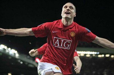 فيديتش الغائب الأبرز في دفاع مانشستر يونايتد