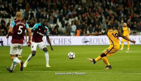 ?i=reuters%2f2017-10-20%2f2017-10-20t195209z_1869666677_rc1b58343dd0_rtrmadp_3_soccer-england-whu-brh_reuters