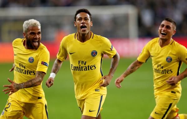 لاعبو باريس سان جيرمان