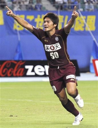 يوشيتو أوكوبو بصفوف فريقه الحالي فيسيل كوبي