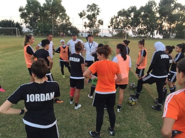 من تدريبات المنتخب النسوي في قبرص