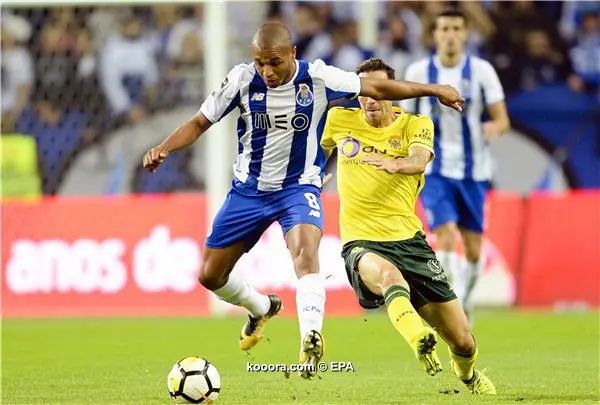 ?i=epa%2fsoccer%2f2017-10%2f2017-10-21%2f2017-10-21-06281212_epa