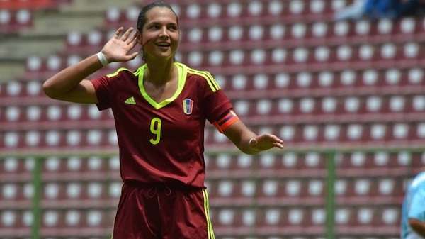 دينا كاستيلانوس