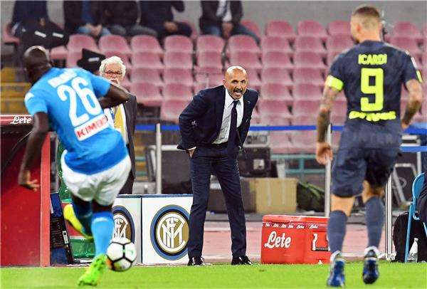 جانب من مباراة نابولي وإنتر ميلان