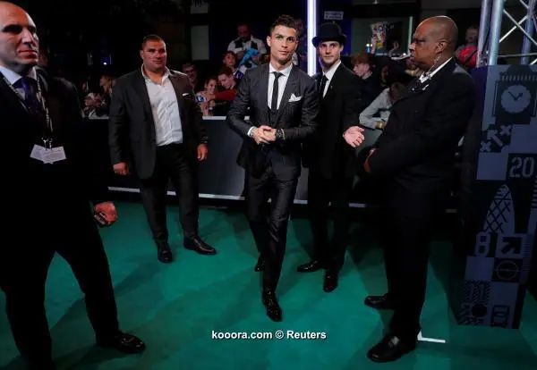 ?i=reuters%2f2017-10-23%2f2017-10-23t181702z_974451237_rc1182d8e050_rtrmadp_3_soccer-fifa-awards_reuters