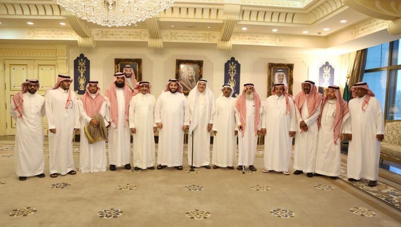 على هامش الاجتماع