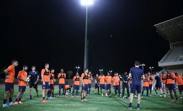 جانب من تدريبات الفريق