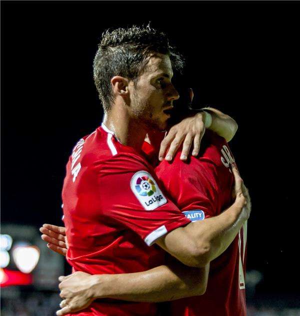 فرحة اللاعب بابلو سارابيا بالهدف