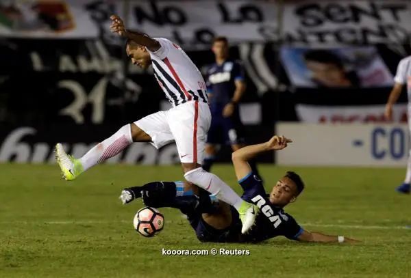 ?i=reuters%2f2017-10-25%2f2017-10-25t024159z_94213287_rc1689218420_rtrmadp_3_soccer-sudamericana_reuters