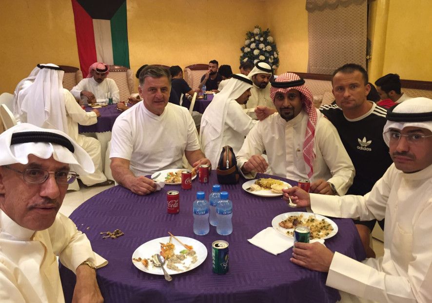 من حفل العشاء